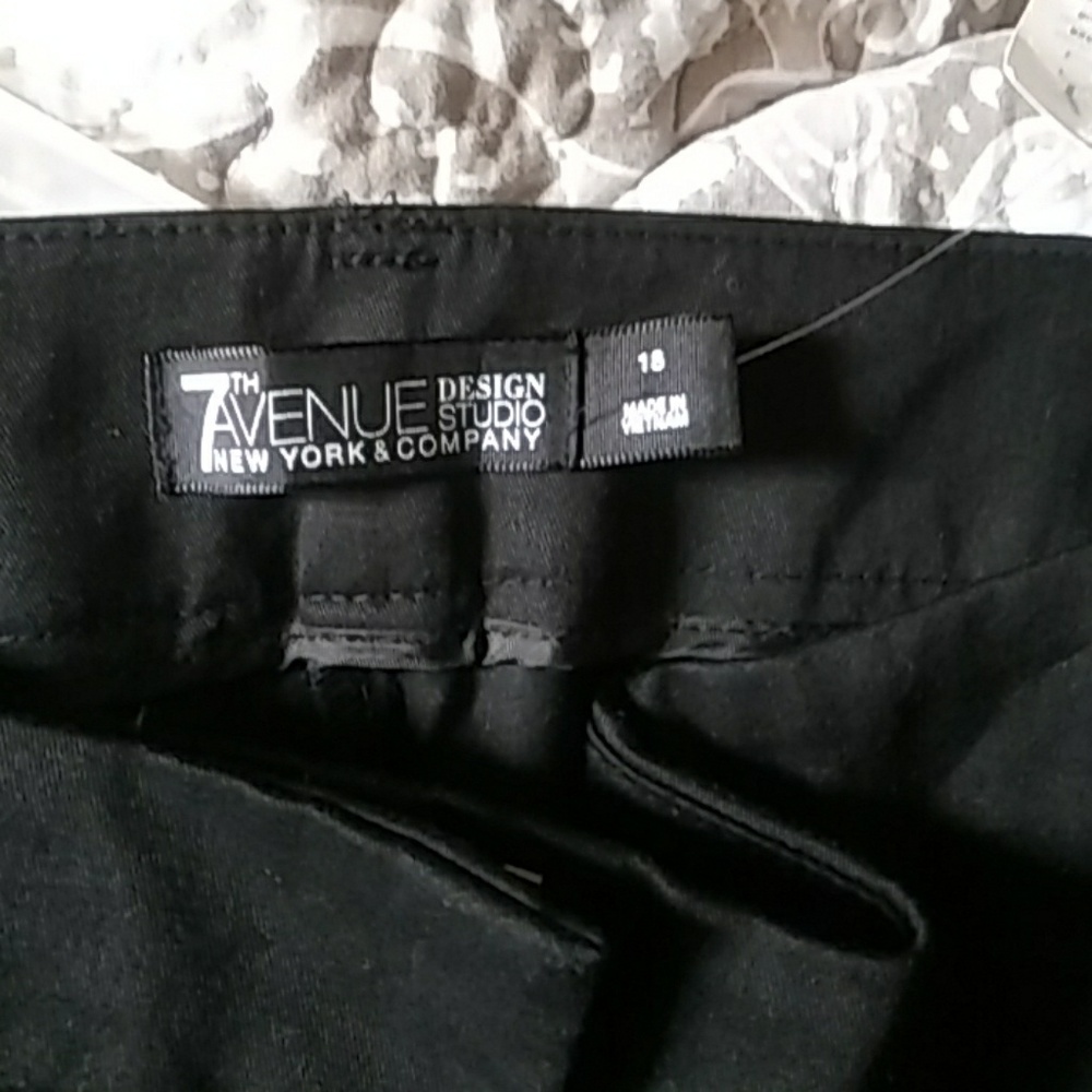 Short - Picture 2 of 4